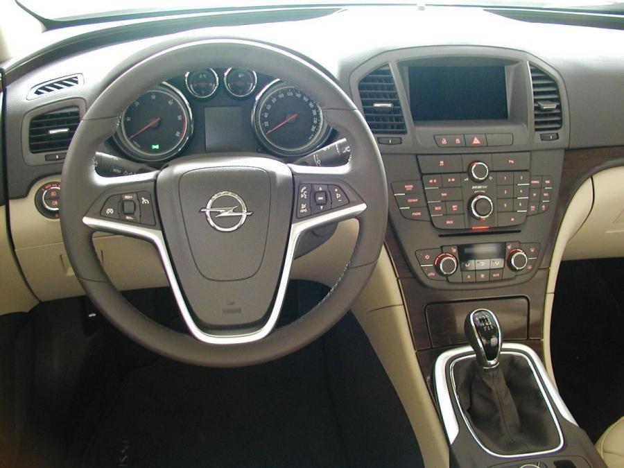  Opel Insignia Sports Tourer 2008 года  (фото 3 из 127)